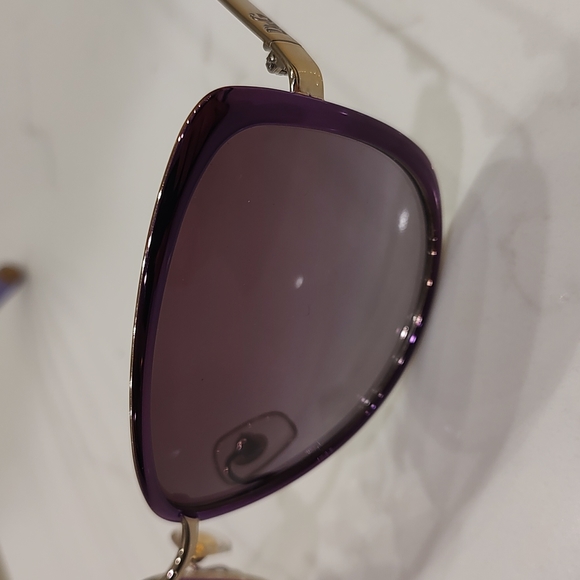 Dolce & Gabbana (D&G) women's sunglasses - Picture 3 of 9